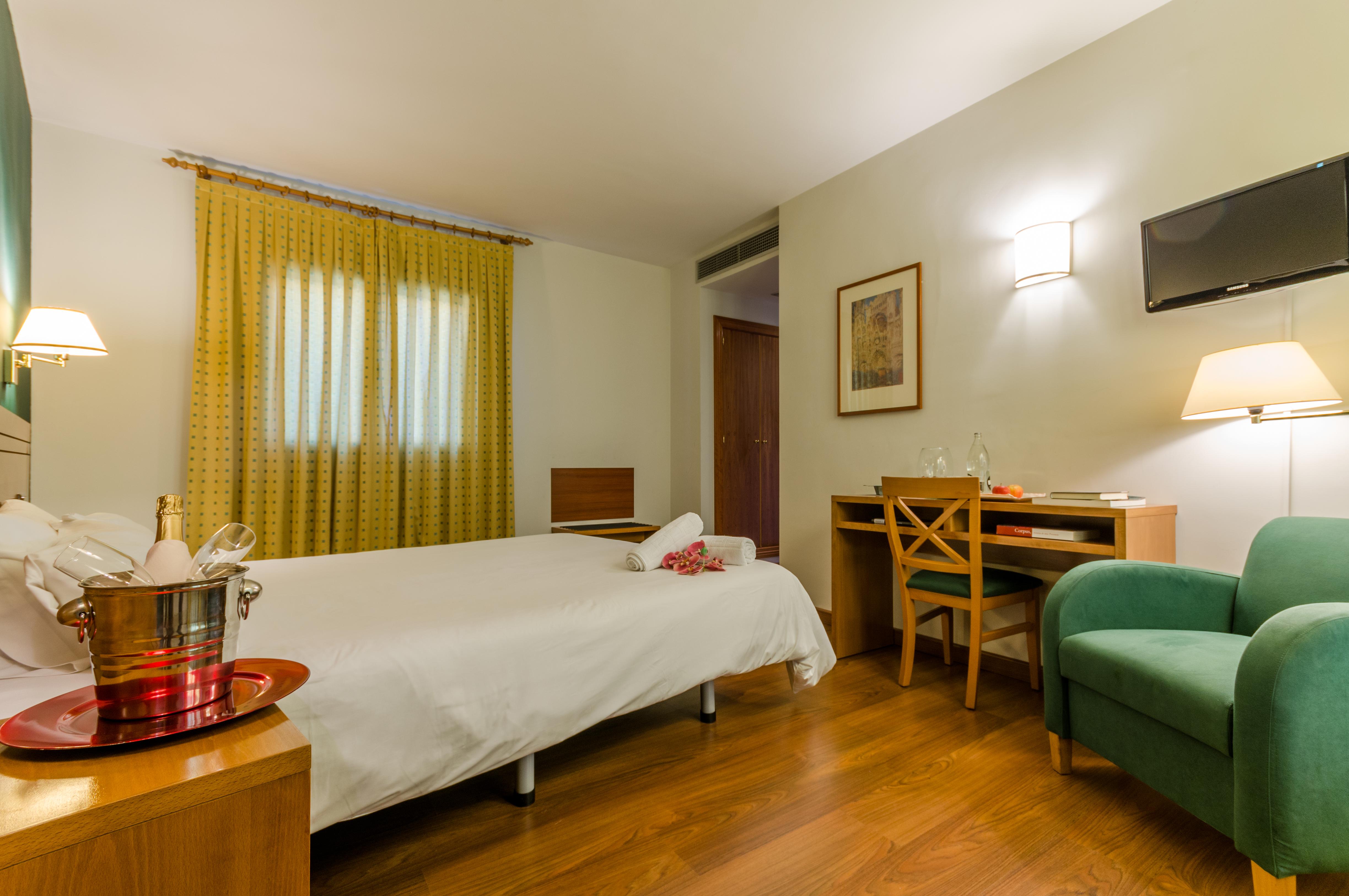 Yit Conquista De Toledo Hotel Phòng bức ảnh